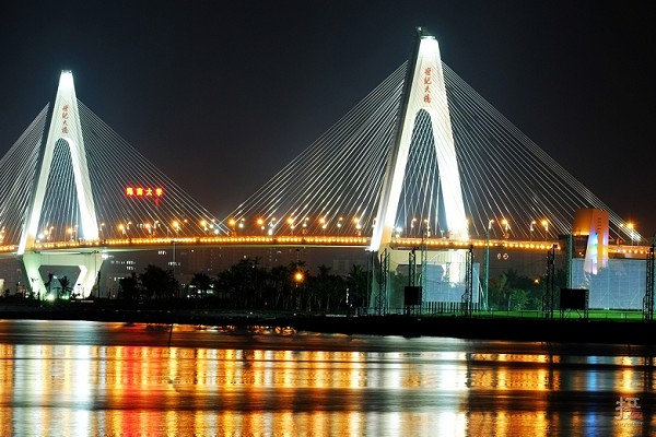 ?？谛虏簫u國際游艇會(huì)→世紀(jì)大橋